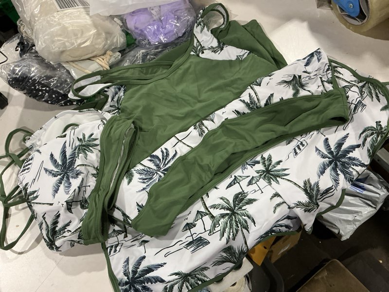 Condition photo showing Good Condition for daci women 3 piece tankini swimsuits - tummy control tank top with bra modest bathing suit with pockets boyshorts bottom 2026 green palm tree x-large