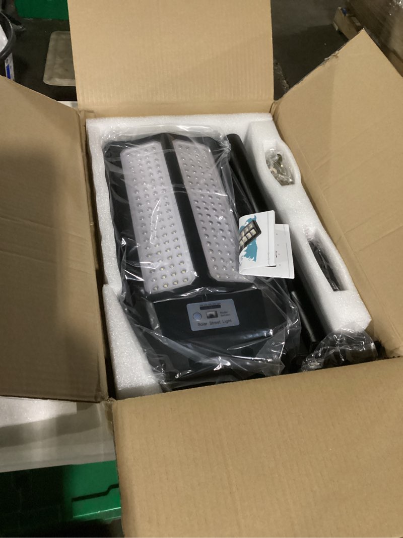 Condition photo showing Good Condition for 6000w solar lights outdoor waterproof, 7000k dusk to dawn outdoor solar street light motion sensor with remote, led security flood light for outside garden yard pathway garage parking lot, 1 pack
