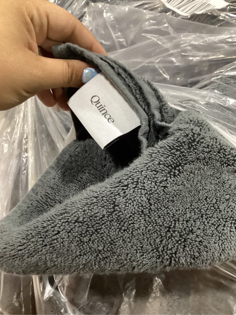 Condition photo showing Good Condition for quince 100% cotton dark grey towel set 