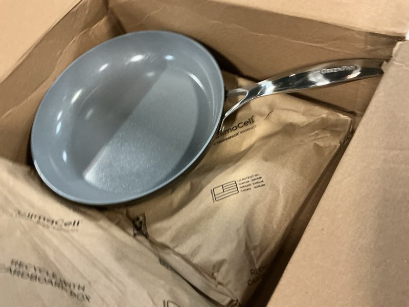 Condition photo showing New/Like New for greenpan valencia pro hard anodized healthy ceramic nonstick 12" frying pan skillet, pfas-free cookware, stainless steel handle, induction suitable, dishwasher safe, oven safe, 12" frying pan skillet gray