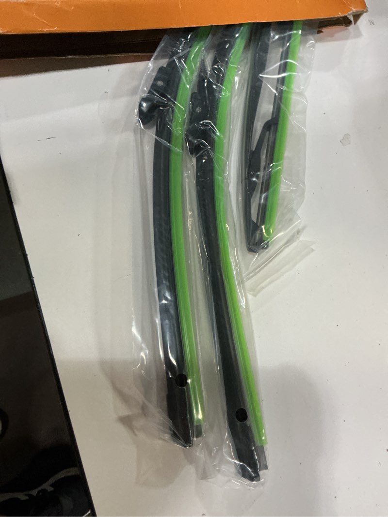 Condition photo showing Good Condition for AUTOBOO 20+20 Windshield Wipers Blades for Ford Escape 2012 2011 2010 2009 2008 with 12 Rear Blade Original Equipment Replacement- I&L Pinch Tab (Pack of 3) 20"+20"+12B"