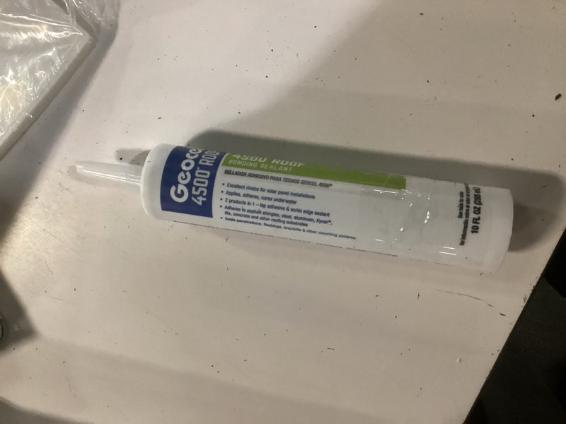 Condition photo showing New/Like New for GEOCEL GC55103 4500 Roof Bonding Sealant, 10 Ounce Cartridge, Black