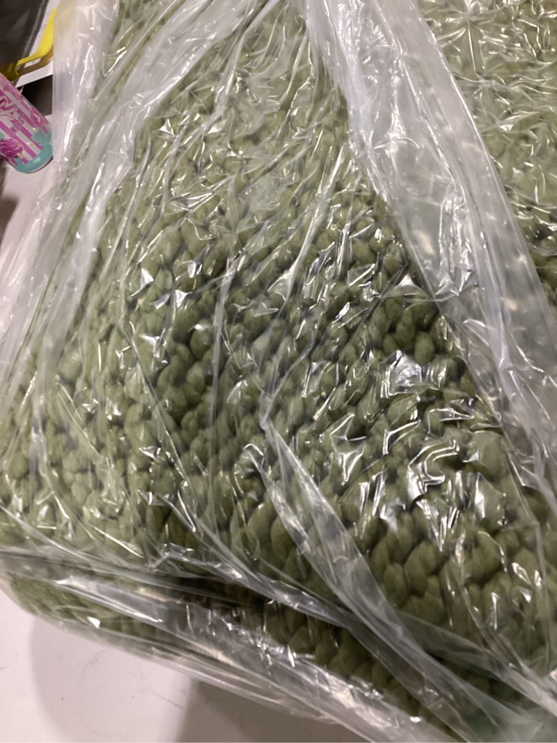 Condition photo showing Good Condition for quince knitted green throw