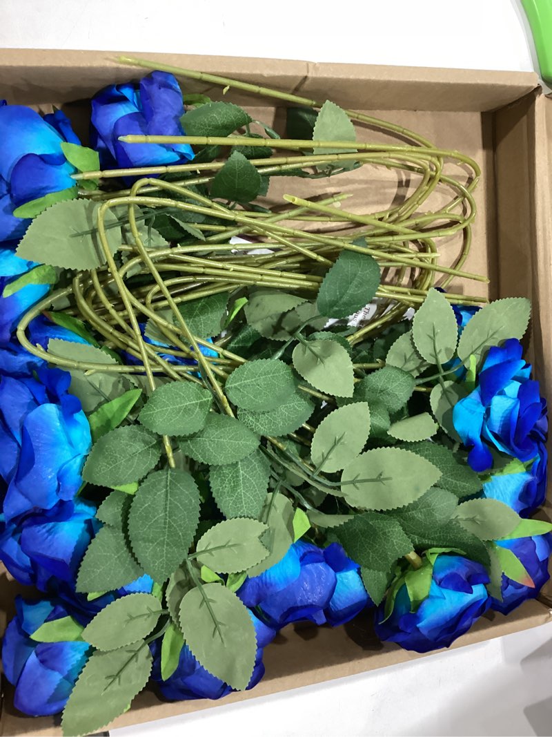 Condition photo showing Good Condition for Serwalin 20pcs Artificial Roses, 4'' Big Flower Head, Blue Velvet Roses, Silk Fake Roses Long Stem Bouquet for and Wedding Arrangements Table Centerpiece Blue 20 Pcs-4''
