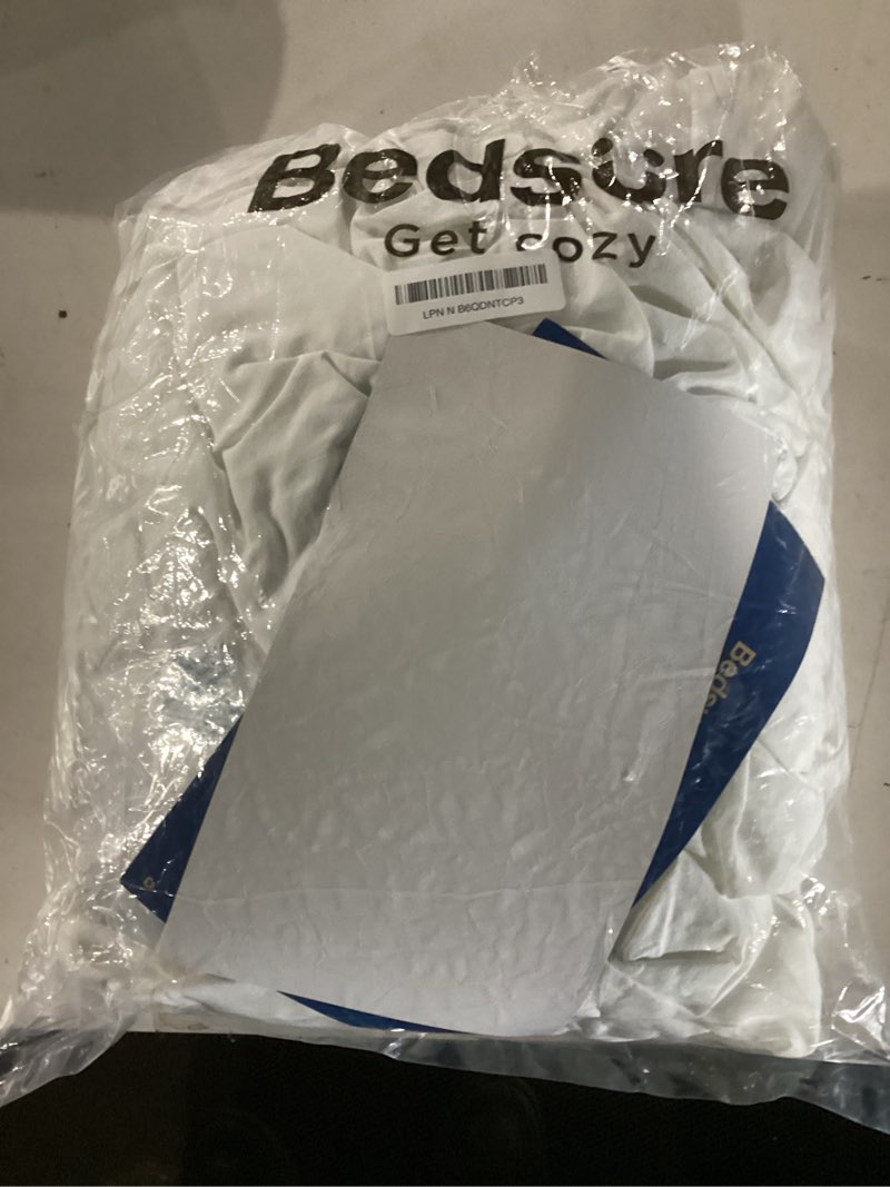 Condition photo showing New/Like New for Bedsure Comforter Duvet Insert - Quilted Comforters King Size, All Season Duvet, GentleSoft Down Alternative Bedding Blanket, with 8 Tabs, Gifts for Women/Men, White, King 90 x 102 Inches White King
