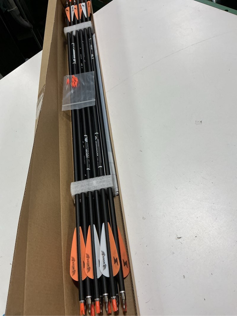 Condition photo showing New/Like New for 31inch Carbon Arrow Archery Targeting Practice Hunting Arrows for Compound & Recurve Bow with Removable Tips(Pack of 12) Orange White