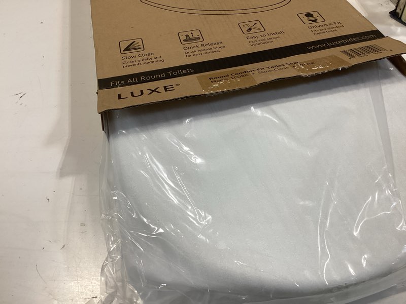 Condition photo showing Good Condition for luxe ts1008r round comfort fit toilet seat with slow close, quick release hinges, and non-slip bumpers (white)