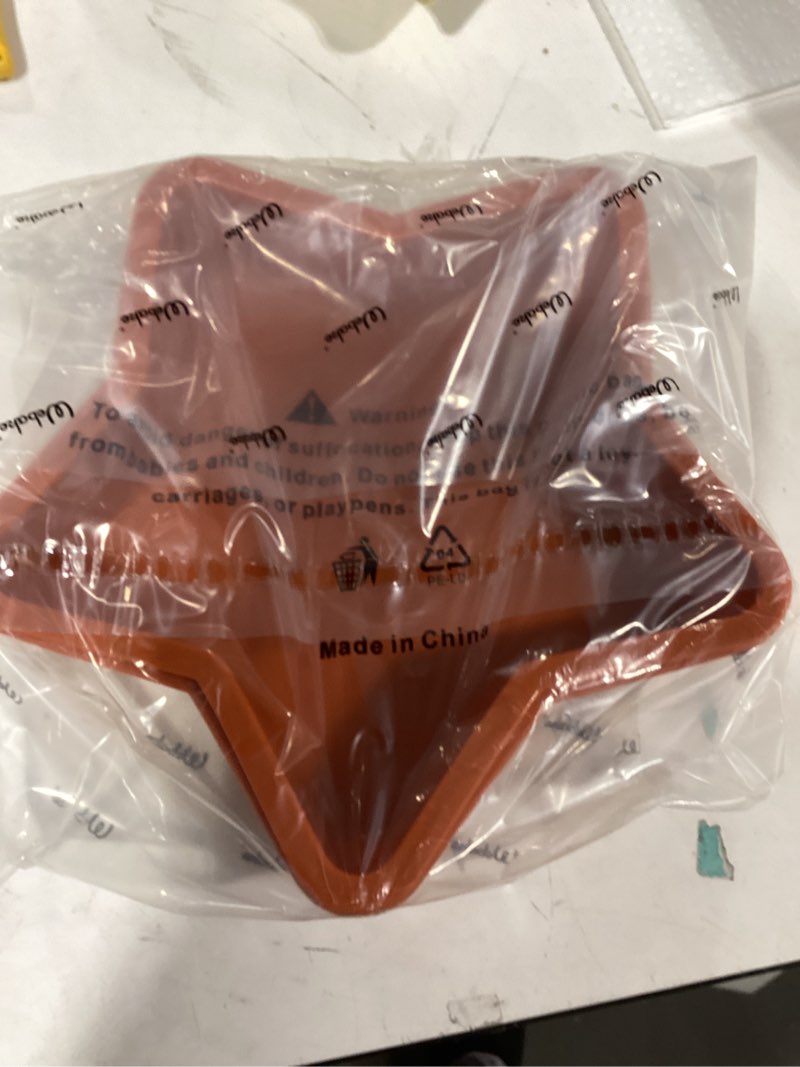 Condition photo showing New/Like New for Similar product redCoop & Hunt Star Cake Pan: 11In Patriotic American Flag Star Silicone Jello Mold – Non Stick Bakeware for 4th of July Celebration or Military Party: (Colors Vary)
