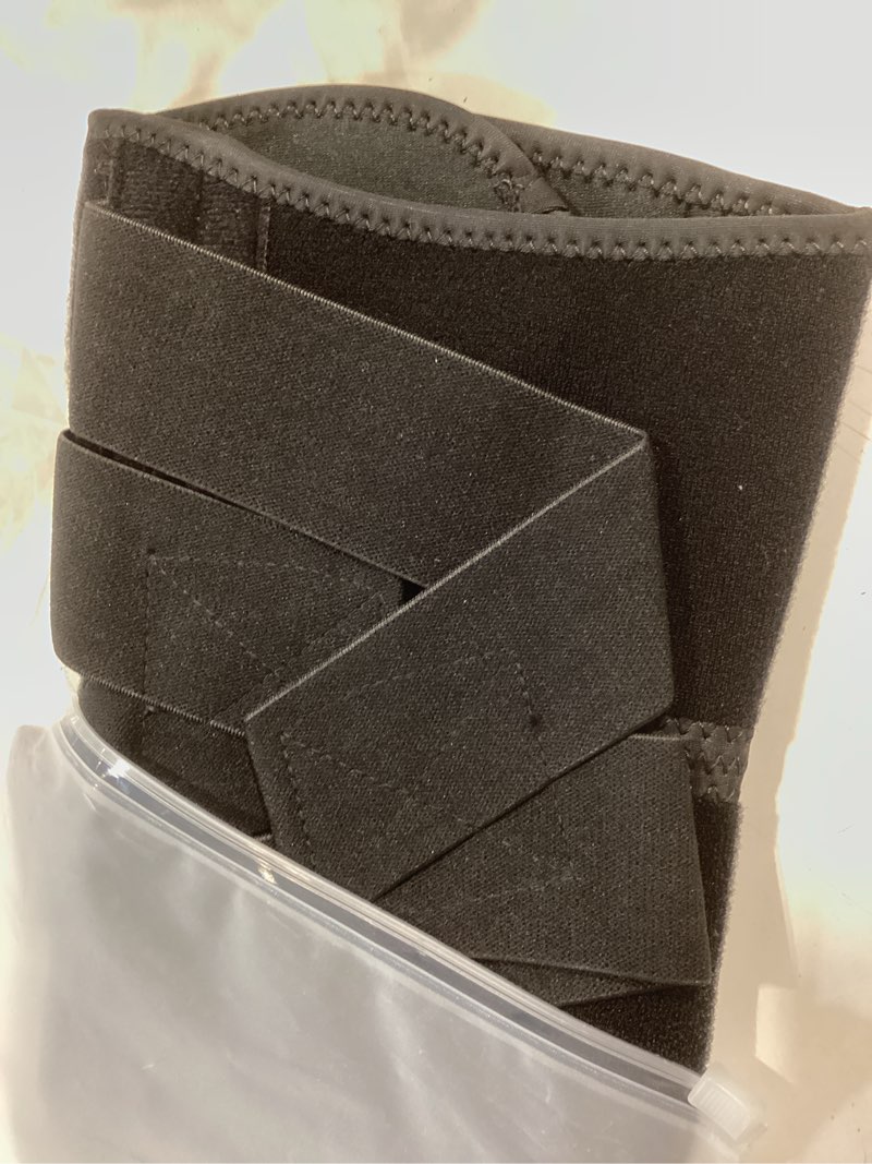 Condition photo showing Good Condition for knee brace for knee pain, meniscus tear, adjustable knee support with side spring stabilizers for meniscus tear, arthritis, mcl, patella stability, knee pain relief, women and men, small black small