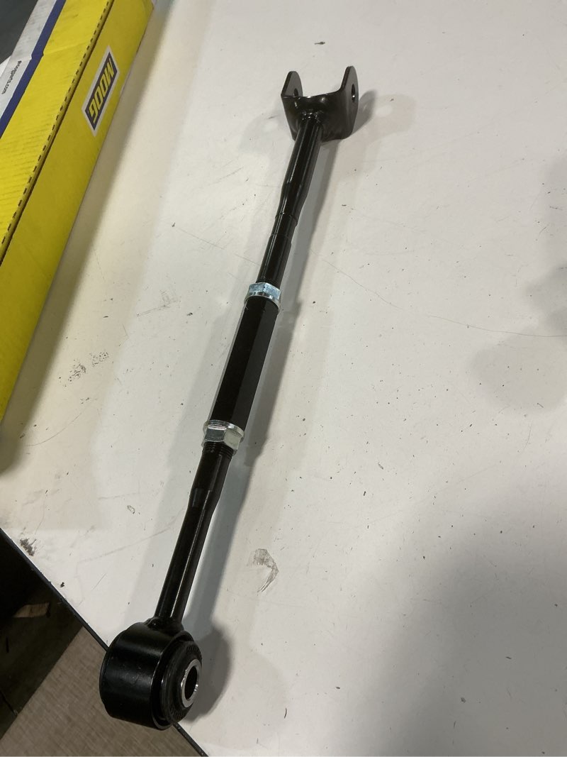 Condition photo showing Good Condition for MOOG RK641864 Rear Left And Right Lower Rearward Suspension Control Arm for Toyota Camry