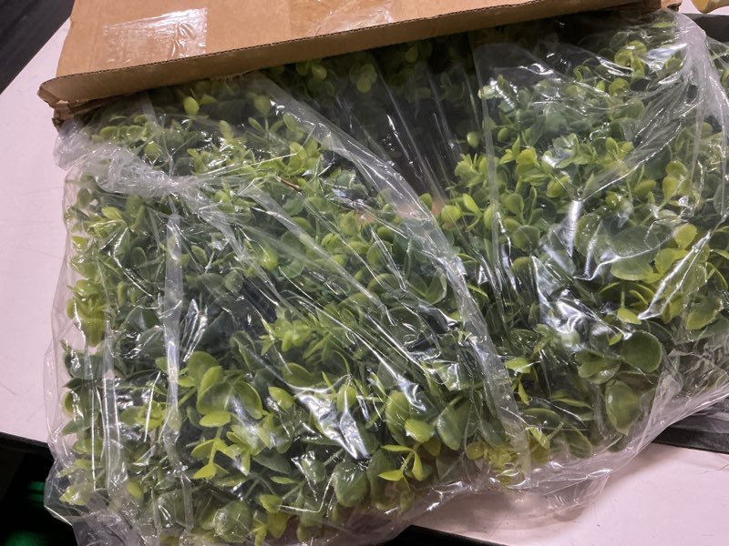 Condition photo showing New/Like New for 26'' boxwood wreath for front door, artificial boxwood leaves wreath for spring and summer, indoor outdoor wall, porch, window, farmhouse home decor