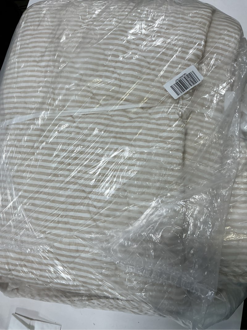 Condition photo showing Good Condition for european linen duvet cover king/cal king
