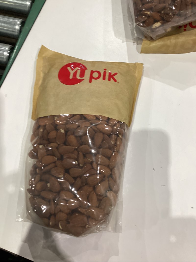 Condition photo showing New/Like New for Yupik Roasted Unsalted Almonds, 2.2 lb (35.2 oz), Gluten-free, Kosher, Vegan, Whole Nuts, No Added Salt, Lightly Roasted, Crunchy, Source of Fiber, Healthy Snacks 2.2 Pound (Pack of 1)