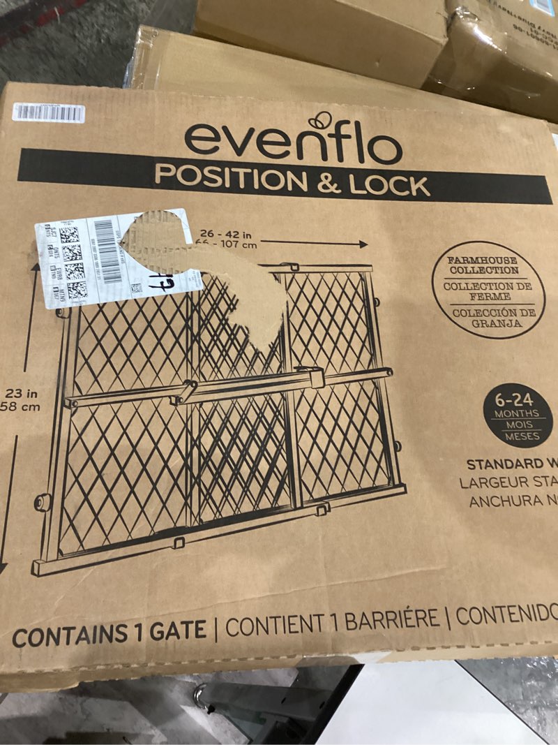 Condition photo showing Good Condition for evenflo position & lock baby gate, pressure-mounted, farmhouse collection