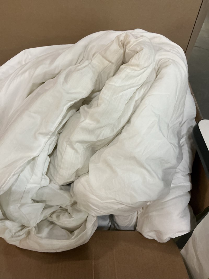 Condition photo showing As Is for cozynight soft king size comforter duvet insert-lightweight down alternative comforter with corner tabs- breathable & machine washable diamond stitching?king,106”x92” ? white king