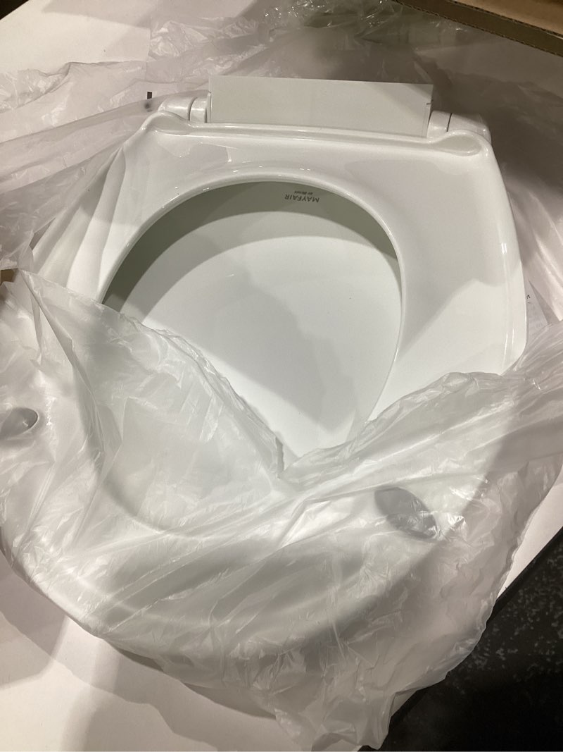 Condition photo showing Good Condition for mayfair preston easy to clean single hinge toilet seat, modern slow close plastic toilet seat, made in usa, round, white round modern hinge
