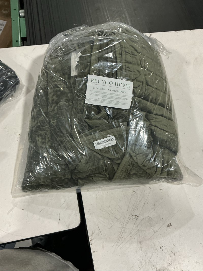 Condition photo showing Good Condition for recyco luxury velvet quilt set, california king 118'' x 106'' oversized bedspread, ultra soft velvet comforter, lightweight box stitch bedding sets for all season, with 2 shams, olive green oversized cal king (118" x 106") olive green