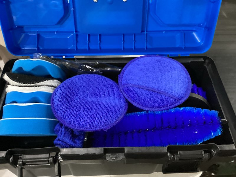 Condition photo showing Good Condition for 36pcs car detailing kit, car detailing brush set, car cleaning kit, auto detailing tools for interior exterior wheels, professional car wash accessories with windshield cleaning tool and storage box blue