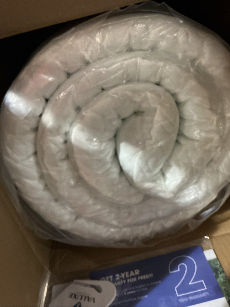 Condition photo showing New/Like New for valuxe 3 inch gel memory foam mattress topper queen size high density cooling pad pressure relief bed topper (with removable & washable bamboo cover) queen 3 inch white