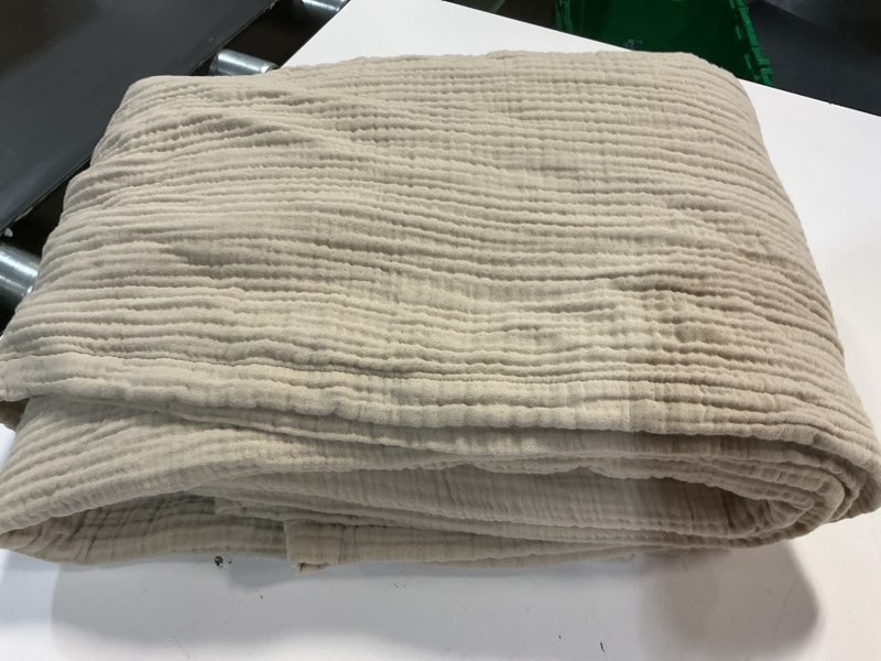 Condition photo showing Good Condition for organic cotton gauze blanket, full/queen,
