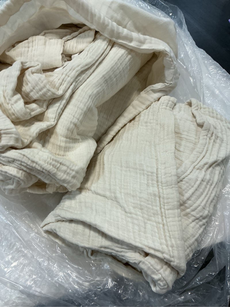 Condition photo showing Good Condition for quince organic cotton gauze duvet cover set of 3, full/queen, undyed