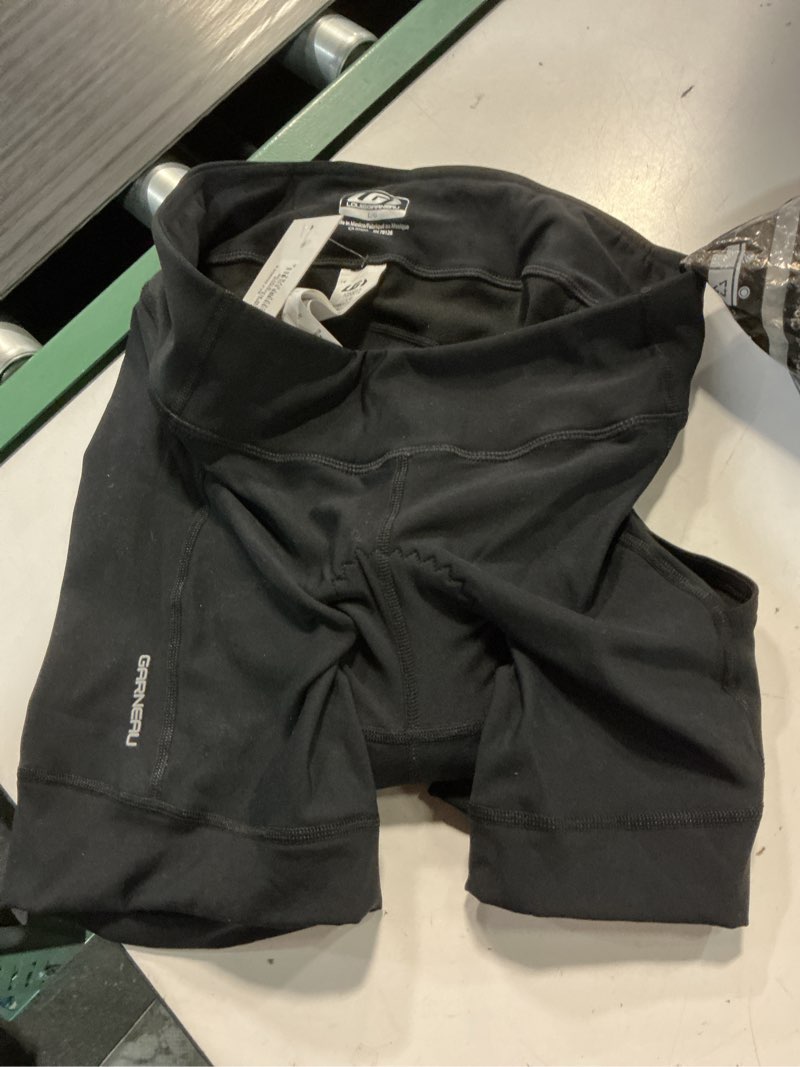 Condition photo showing New/Like New for ( size l/g )garneau women's fit sensor 5.5 shorts 2