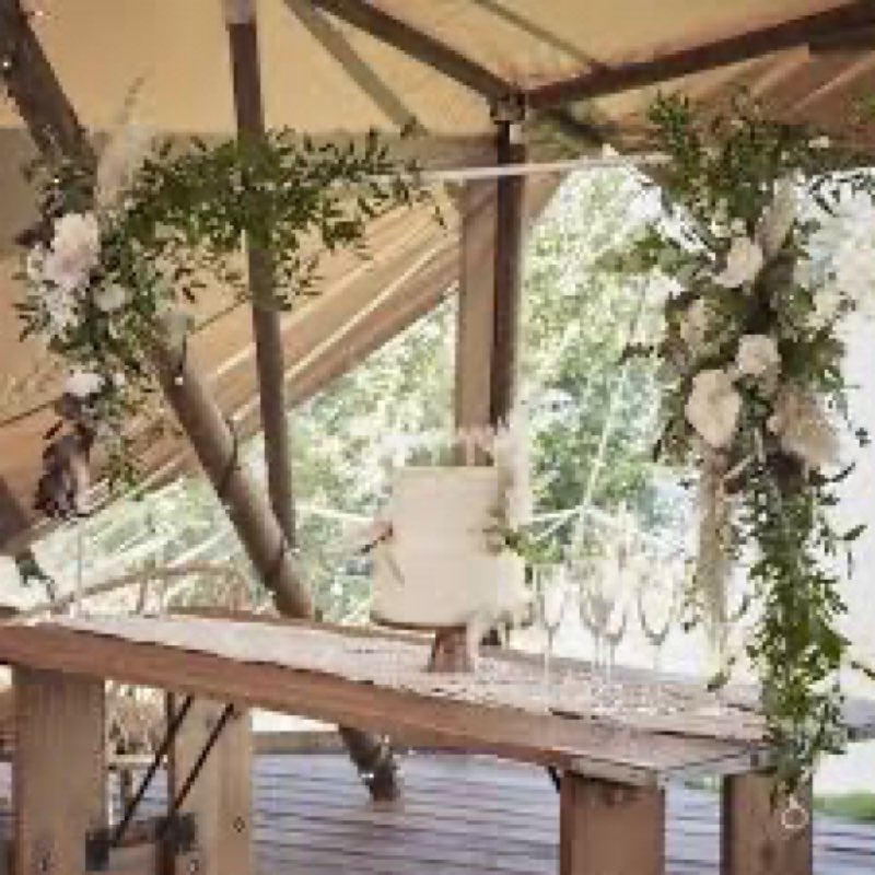 Table arch, white