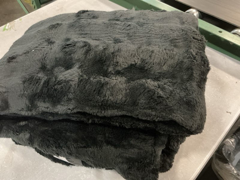 Condition photo showing Good Condition for yusoki faux fur throw blanket with 3d bubbles super soft fuzzy cozy thick blanket for couch chair sofa gift home décor(black,50 * 60inches)
