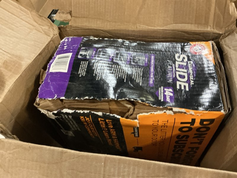 Condition photo showing Good Condition for arm & hammer clump & seal slide platinum multi-cat clumping cat litter, easy clean technology with no scrubbing, 14-day odor control, 37 lbs slide platinum clumping litter