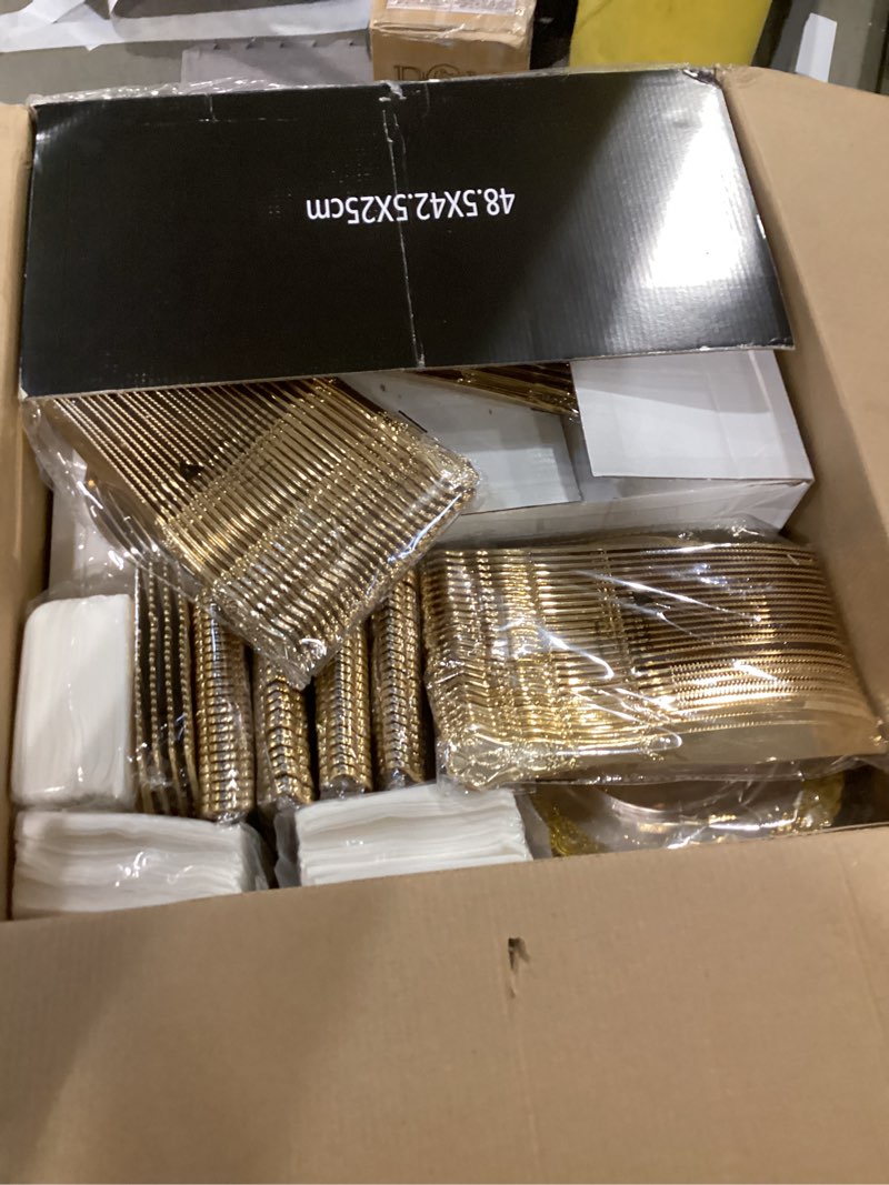 YOUBET 700PCS Clear Gold Plastic Plates - Elegant Gold Plastic Dinnerware Set Include 200 Disposable