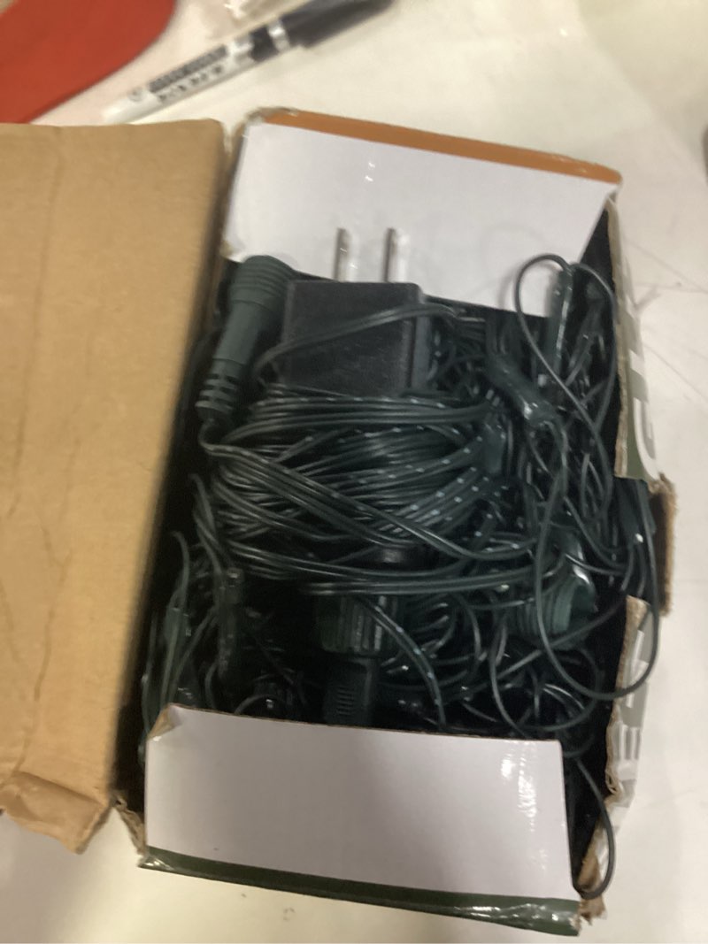 Condition photo showing As Is for LitHome 14.8FT x 5FT Christmas Net Lights Outdoor Mesh Lights,300 LED Christmas Net Light for Bushes Connectable,8 Modes Green Giant Mesh Light Waterproof for Garden Party Roof St Patrick’s Day Decor Green 300LED / 14.8FT x 5FT