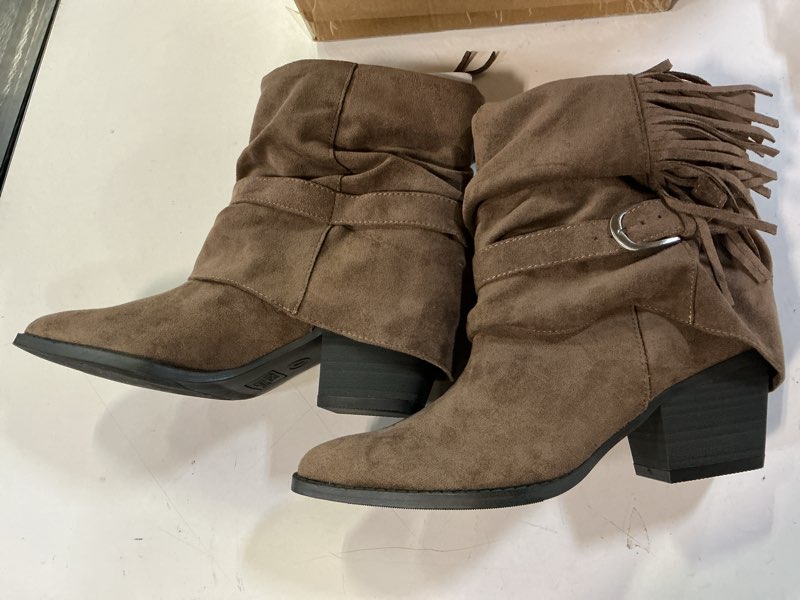Time and Tru Time and Tru Women's Ruffled Ruffled Boots Size 7