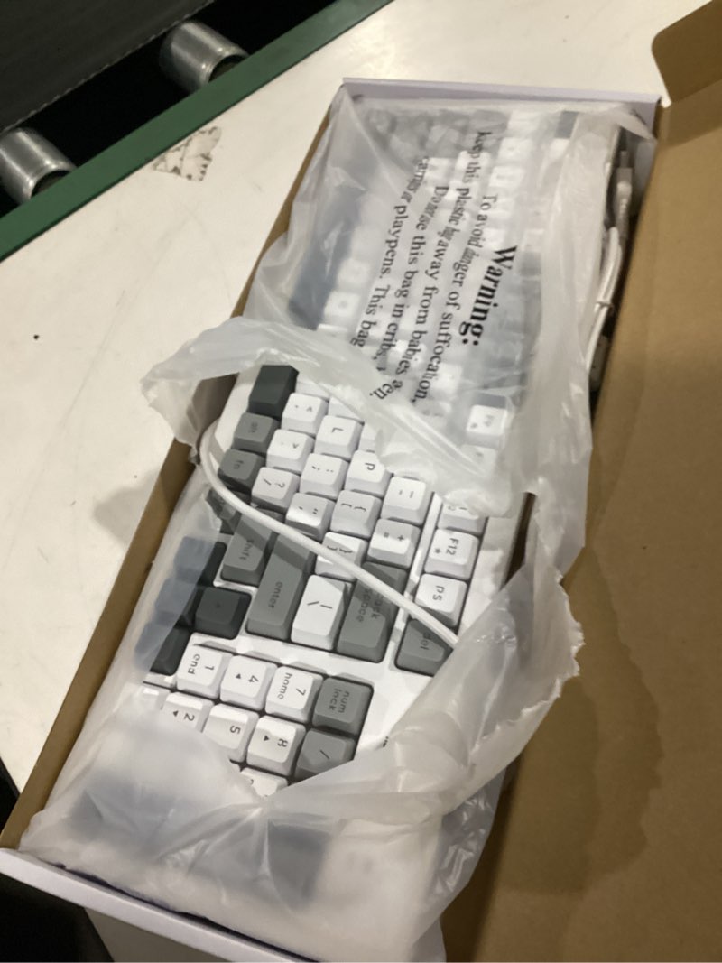 Condition photo showing New/Like New for onn wired rgb backlit keyboard, arctic white, usb connection