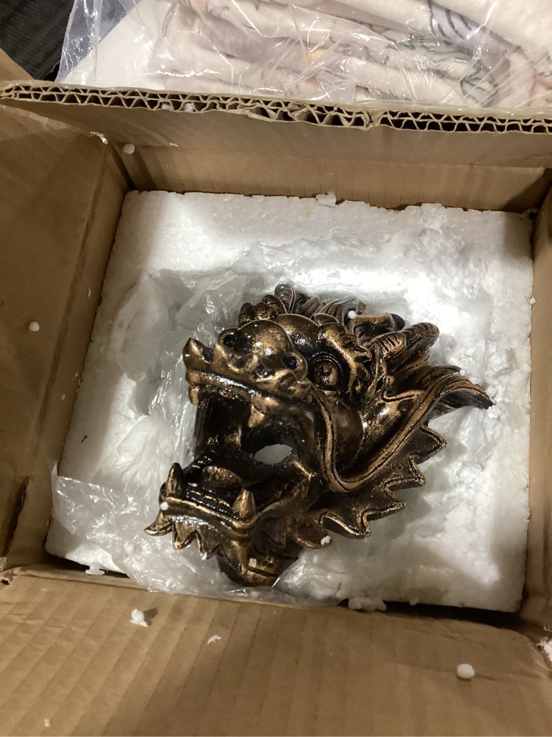 Condition photo showing Good Condition for similar product Outdoor Dragon Head Fountain Water Spout Resin Garden Decor Wall Mounted Garden Fountain Ornament for Courtyard Patio