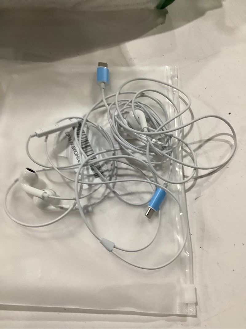 Condition photo showing Good Condition for 2 Pack-USB C Headphones for iPhone 17/16/15 Earbuds USB C Wired Earphones with Mic & Remote Control Noise Cancelling for iPhone 15, iPad Pro, Galaxy S23/S22/S21/S20/Ultra Note 10/20, Pixel 7/6/6a/5/4 USB C White