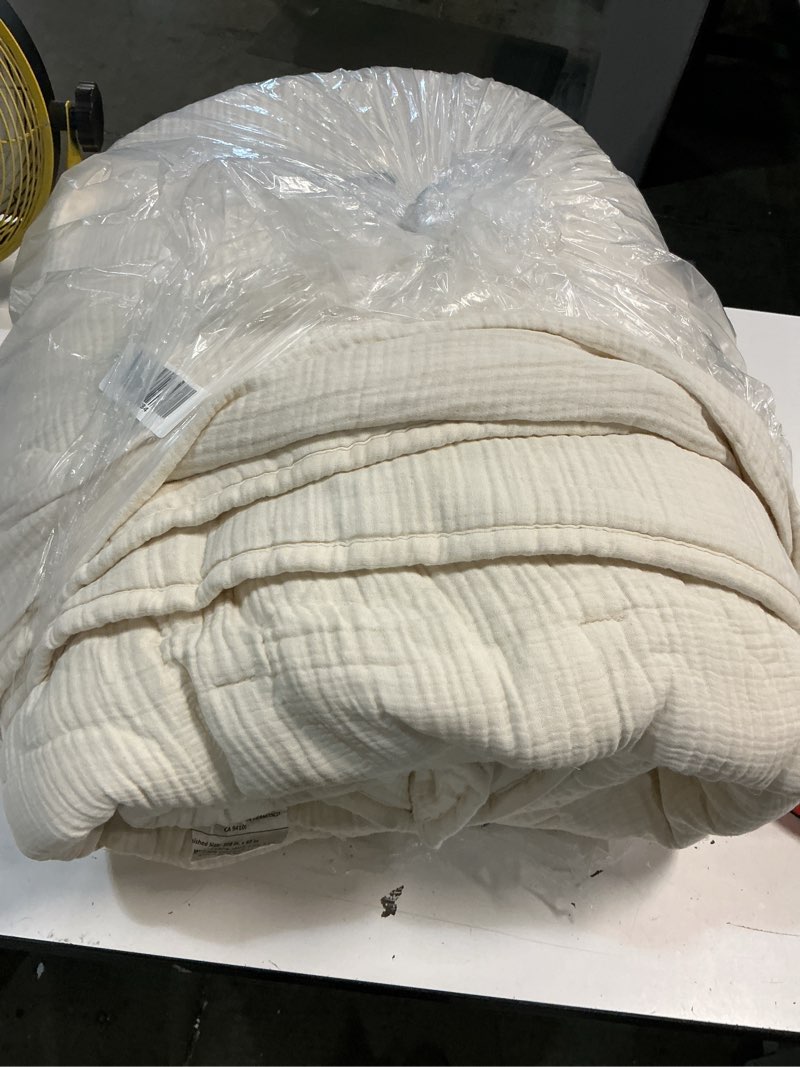 Condition photo showing As Is for quince organic airy gauze dream quilt, king/cal king, undyed