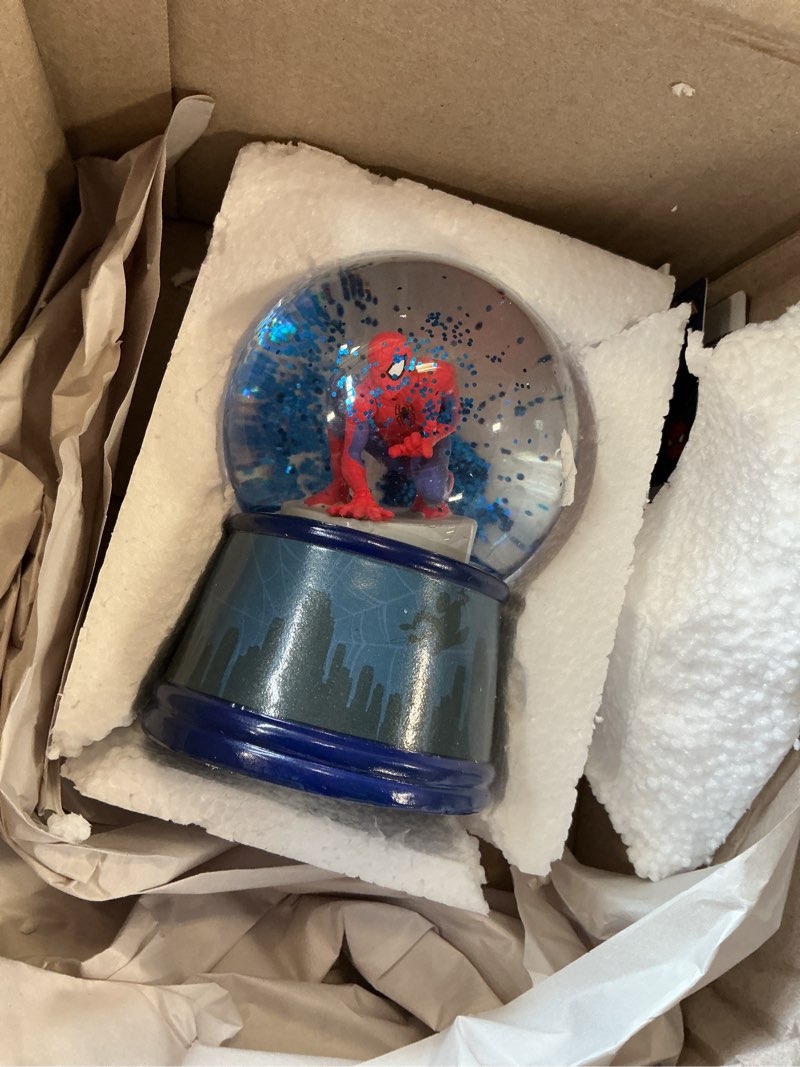 Marvel Spider-Man New York Skyline Light-Up Collectible Snow Globe
