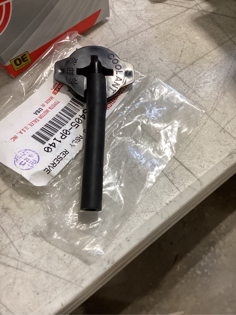 Condition photo showing Good Condition for engine coolant reservoir cap