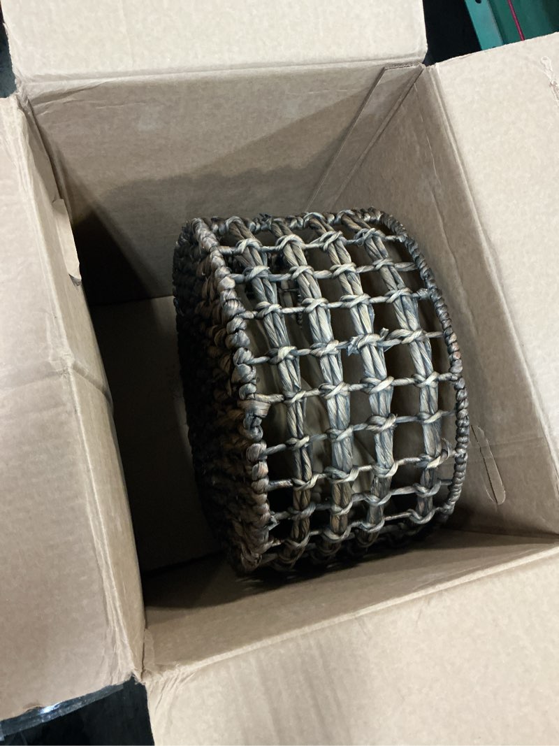 Condition photo showing Good Condition for DBD4000B Gigi 24" x 18" Modern Bohemian Handwoven Hyacinth Open-Weave Oval Pet Bed with Machine-Washable Cushion, Brown