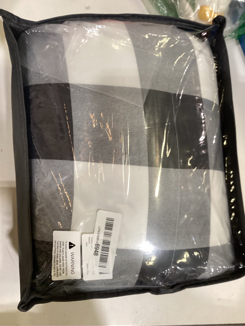 Condition photo showing Good Condition for caressma black white plaid comforter set queen, 3 pieces buffalo plaid checkered bedding comforter sets, classic geometric plaid fluffy home decor for all seasons (90x90 inch) black plaid queen