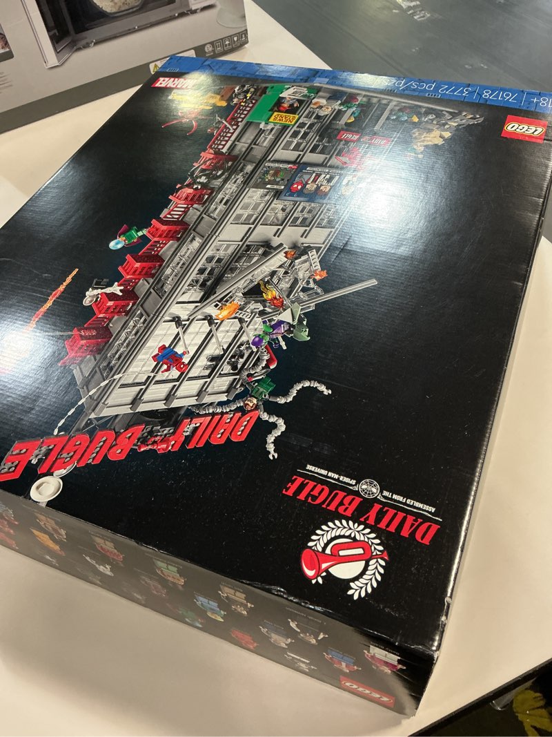 Condition photo showing New/Like New for LEGO Marvel Spider-Man Daily Bugle Building Sets for Adults - Display as Office or Bookshelf Decor - Gifts for Men & Women Fans - 25 Minifigures - 76178 Standard Packaging
