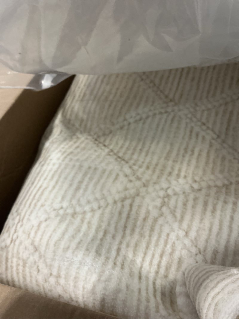 Condition photo showing Good Condition for 6x9 area rug living room: washable boho geometric moroccan rug neutral modern farmhouse indoor soft non slip ultra thin printed pattern carpet for dining room bedroom nursery home (beige, 6'x9') beige 6' x 9' (rectangular)
