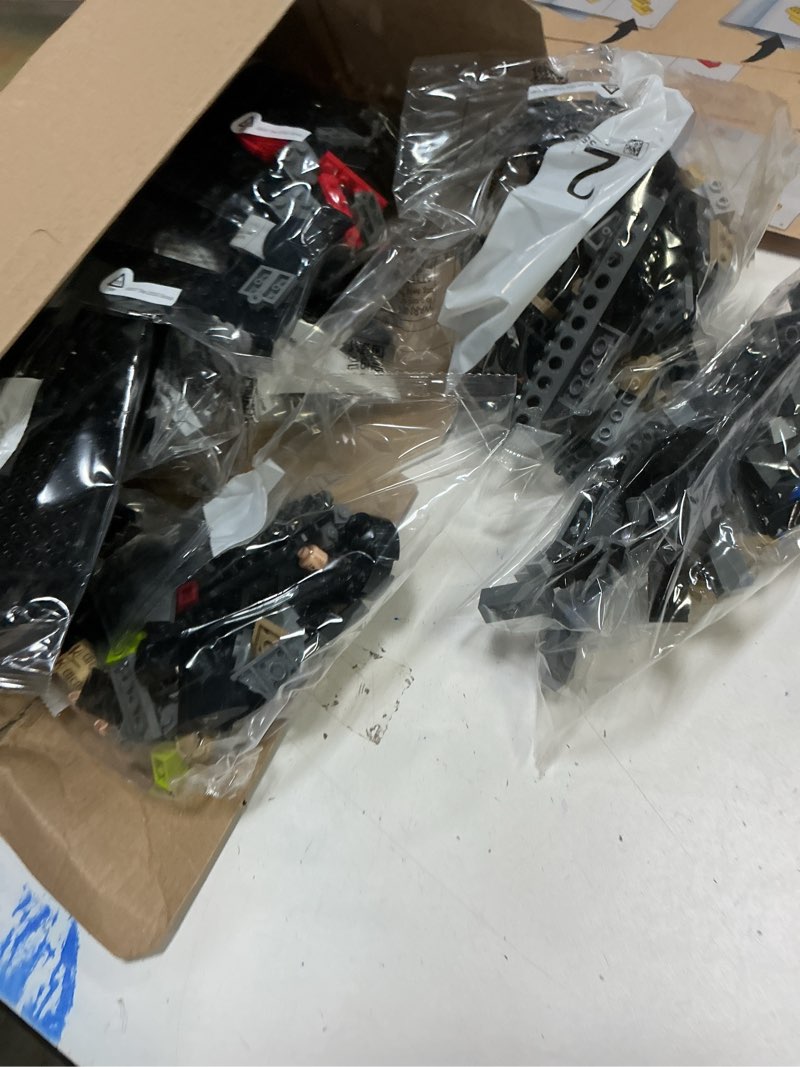 Condition photo showing Good Condition for LEGO Star Wars The Dark Falcon Buildable Starship, Star Wars Toy Vehicle Set for Boys and Girls, Collectible Millenium Falcon Toy with 6 Star Wars Minifigures, Birthday Gift for Kids or Any Fan, 75389