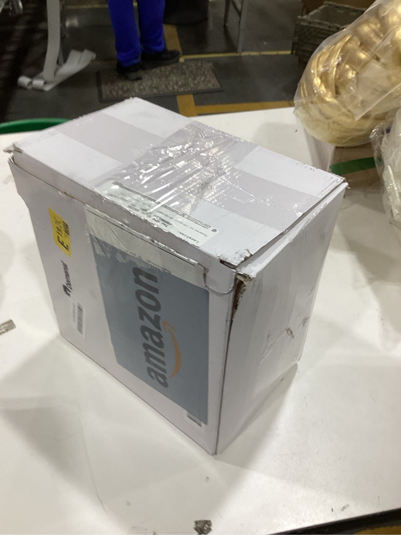 Condition photo showing Good Condition for small esater bags for children