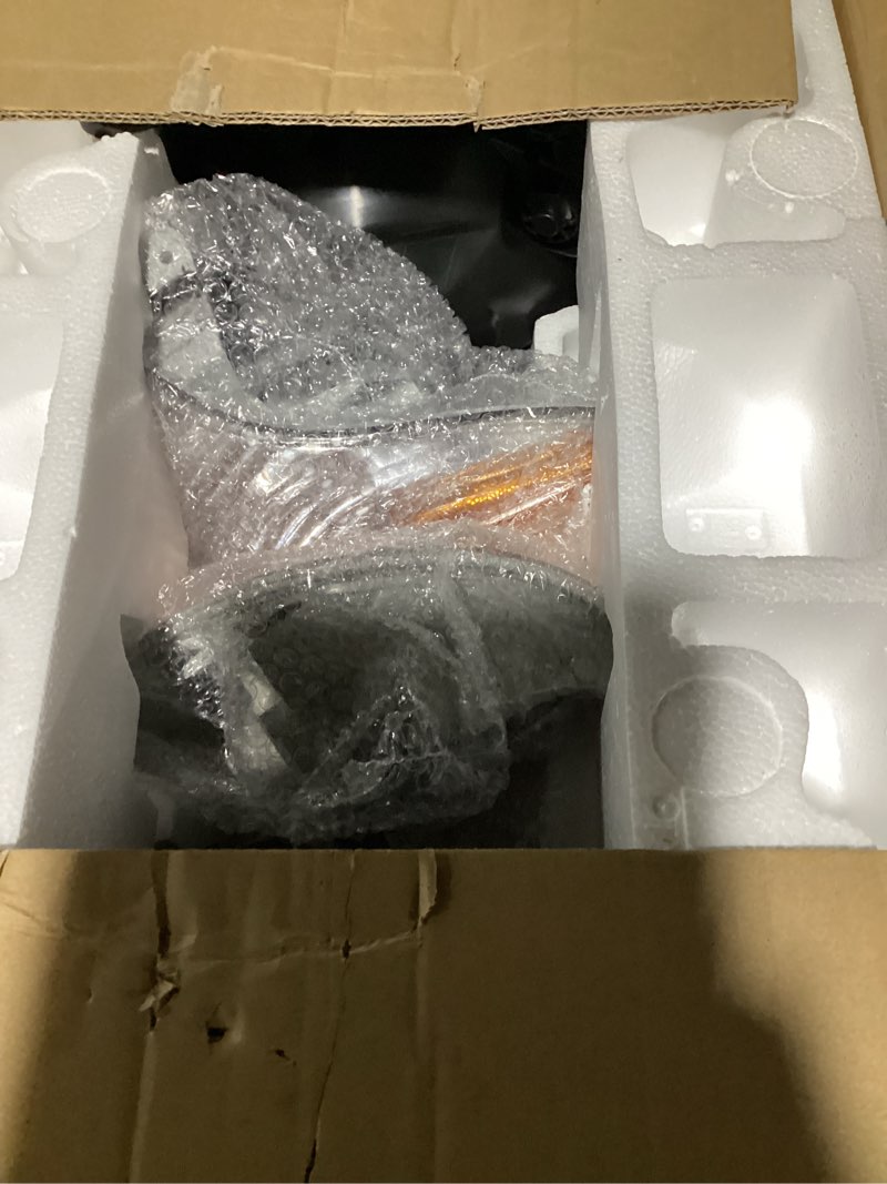 Condition photo showing New/Like New for Headlights W/Bulbs for 2005 2006 Toyota Tundra 4Dr Double/Crew Cab, 2005-2007 Sequoia Sport Utility Headlamp Replacement Driver & Passenger (Not compatible with Regular Cab and Access Cab) Chrome - With H/L Beam Bulbs OE Replacement