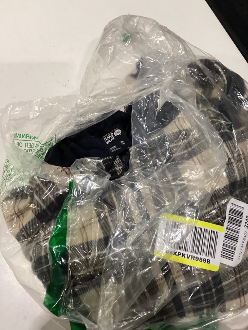 Condition photo showing Good Condition for woman’s mountain hardwear