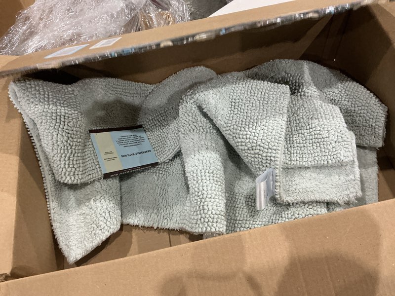 Condition photo showing Good Condition for cotton bath mat set- 2 piece 100 percent cotton mats- reversible, soft, absorbent and machine washable bathroom rugs by lavish home (seafoam)