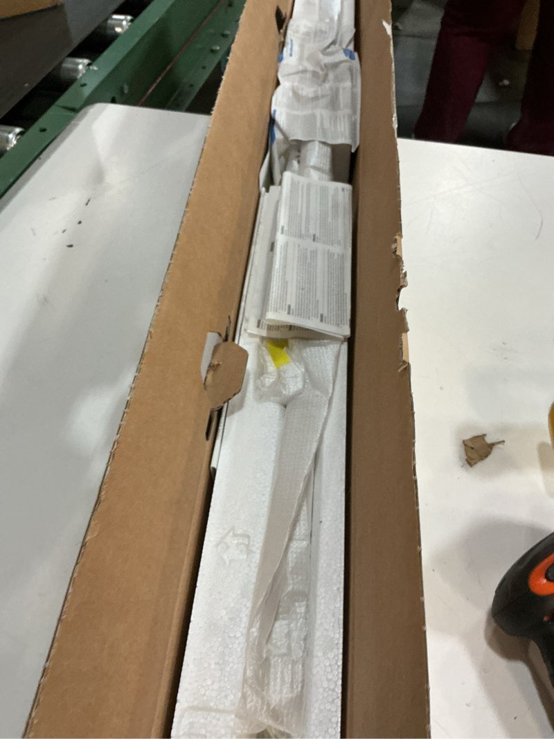 Condition photo showing Good Condition for SAMSUNG 43-inch The Frame Customizable Bezel, Modern White (VG-SCFA43WTBZA, 2021 Model) Modern White 43 Inch
