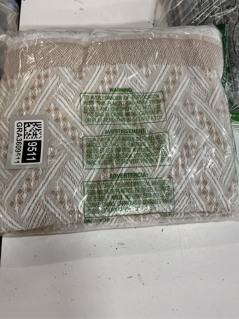 https://lotting-media.assets.bidfta.com/lotting_ee95a2eb-2967-408f-914a-7b41c55ab400