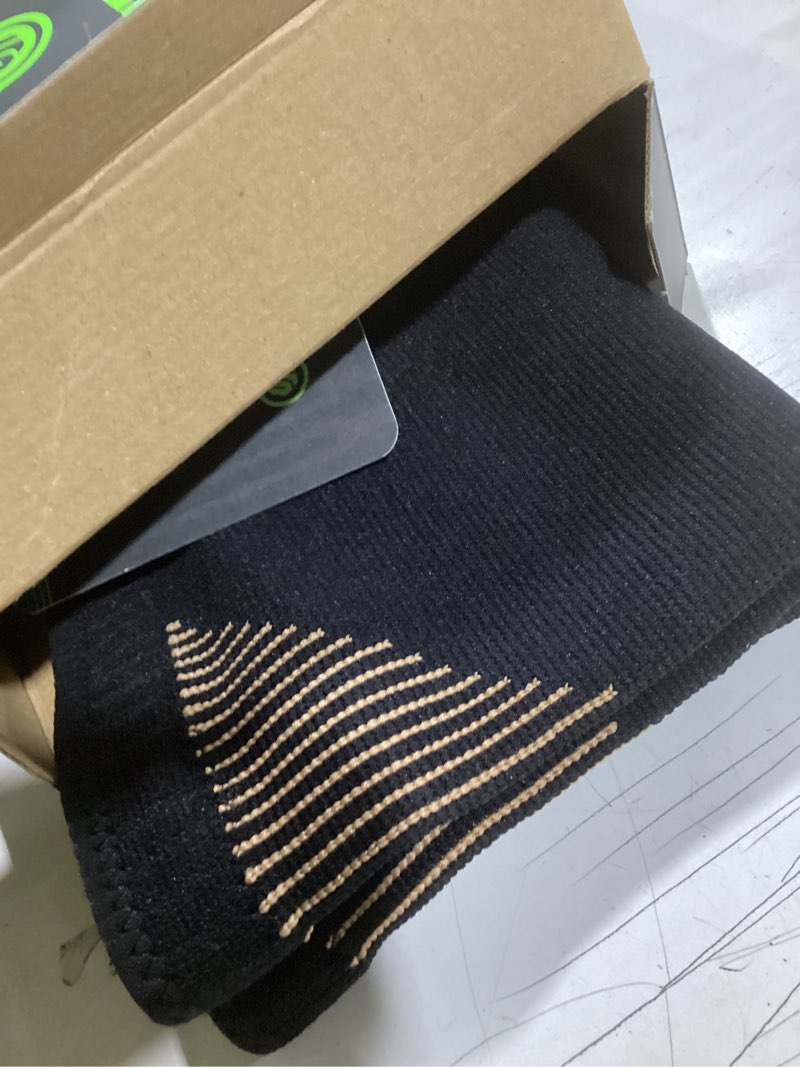 Condition photo showing New/Like New for Copper-Infused Thigh Compression Sleeves 1 Pair [Upgrade Medical-Grade & Anti-Slip] Hamstring Compression Sleeves for Workouts, Sports Recovery and Quad & Groin Support, Breathable Upper Leg Sleeve for Women & Men M Black